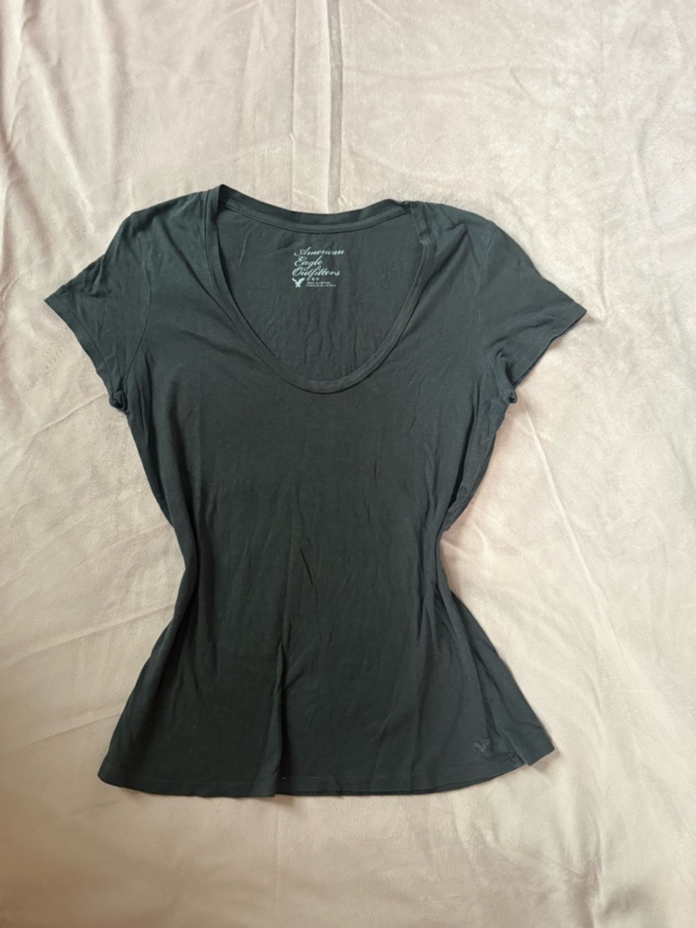 Cute basic American eagle tee